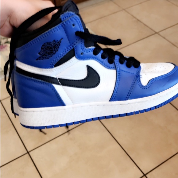 Jordan 1 mid boys grade school Clearance